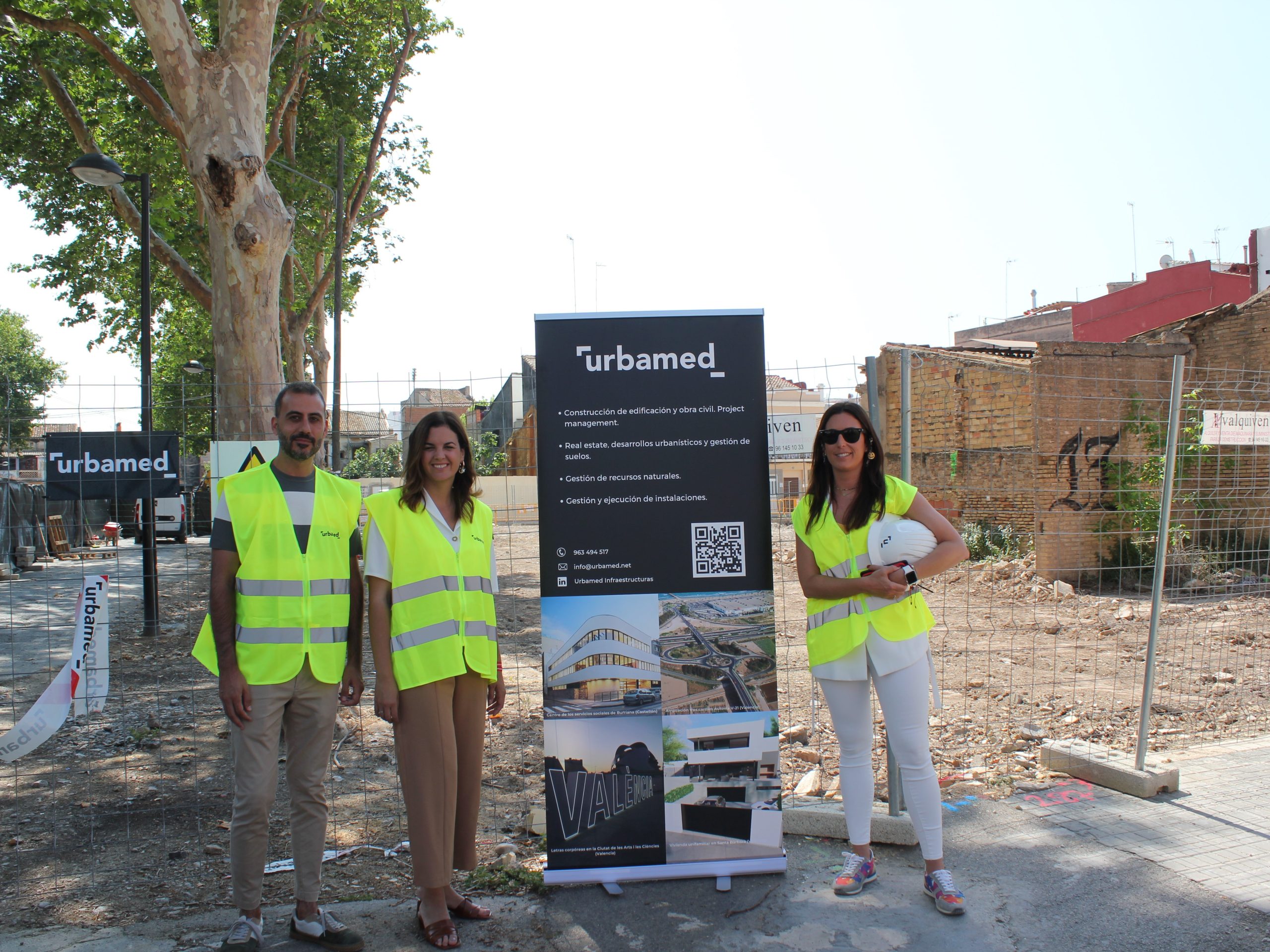 Visita Sandra Gómez obra centro de día del Cabanyal