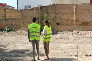 Visita Sandra Gómez a las obras del centro de día del cabanyal